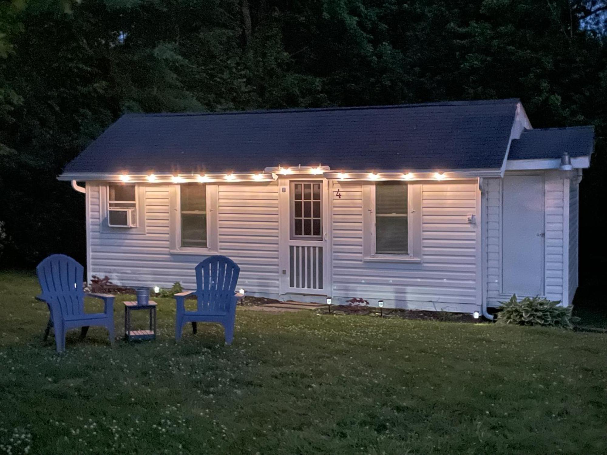 Drop Anchor Cottages And Lake House Geneva-on-the-Lake Exterior photo